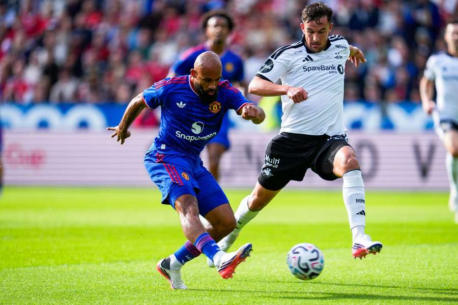 Manchester United si poradil s nórskym súperom. Manchester United si poradil s nórskym súperom.