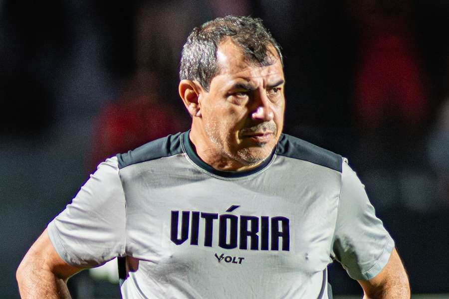 Fábio Carille não é mais o treinador do Vitória
