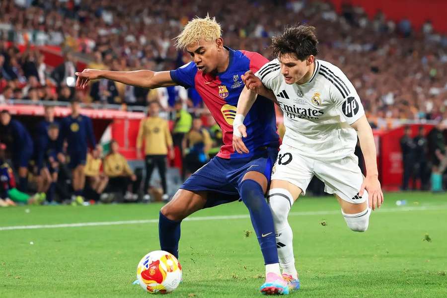 Lamine Yamal em ação contra o Real Madrid Lamine Yamal em ação contra o Real Madrid