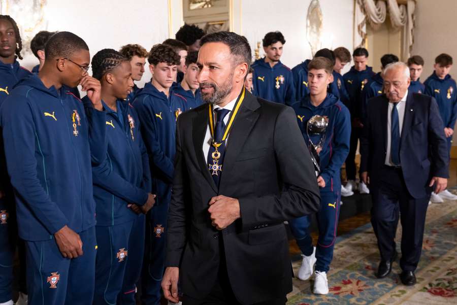 Bino Maçães, selecionador nacional Bino Maçães, selecionador nacional