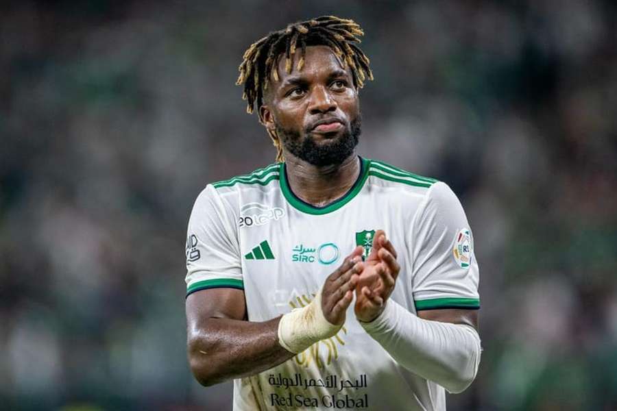 Saint-Maximin chega ao Fenerbahçe por empréstimo do Al Ahli