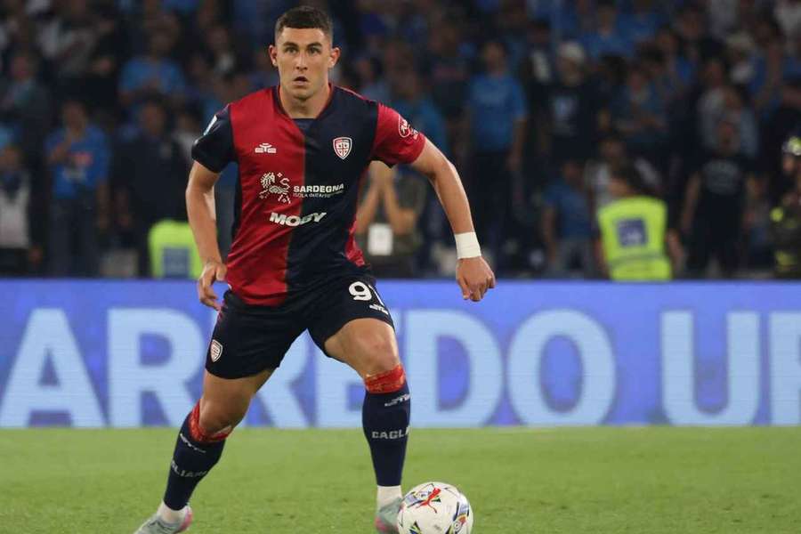 West Ham, Fiorentina battle for Cagliari striker Piccoli West Ham, Fiorentina battle for Cagliari striker Piccoli