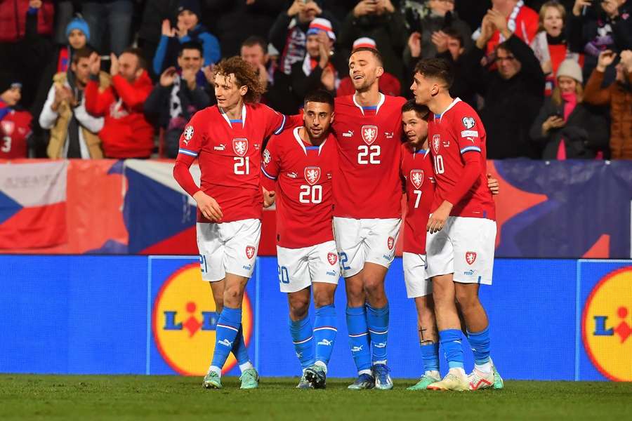 Los jugadores checos celebran su clasificación 