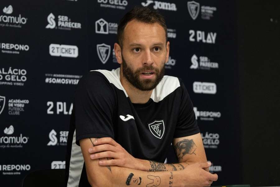 André Almeida sofreu lesão no joelho e está obrigado a parar