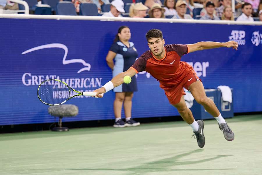 Alcaraz perdeu diante de Monfils