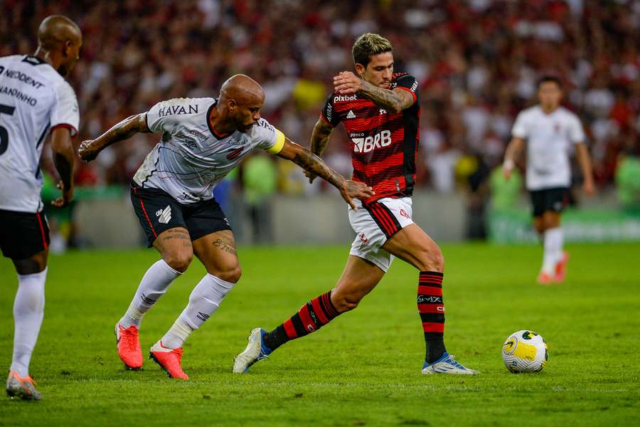 Flamengo e Athletico-PR fazem a grande final da Libertadores neste sábado (29)