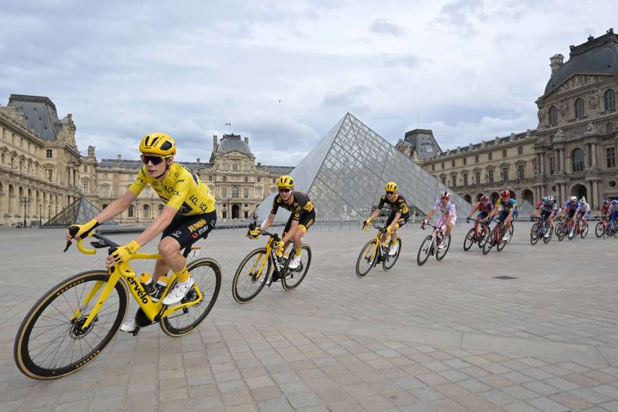 Koniec pewnej epoki. W 2024 roku Tour de France po raz pierwszy z metą poza Paryżem