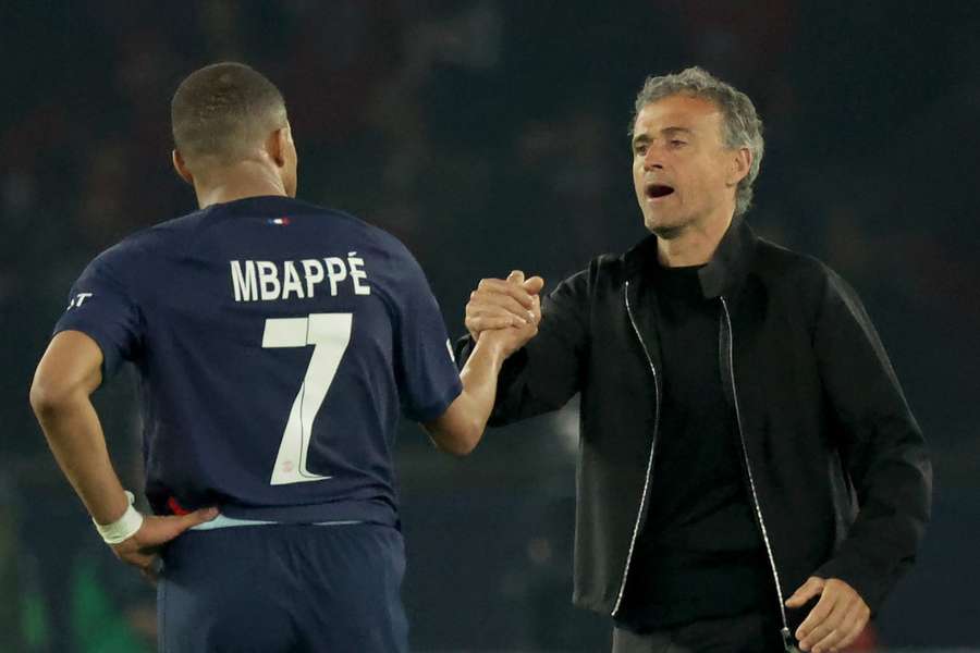 Luis Enrique (r.) und Mbappe nach dem Aus gegen Dortmund