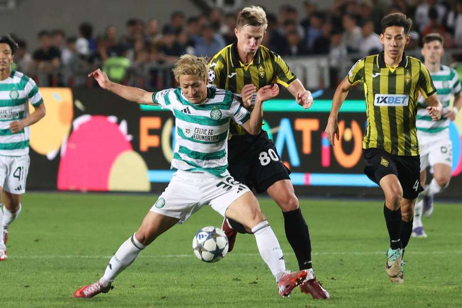 Kajrat prekvapivo postúpil cez Celtic.