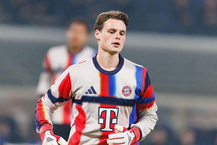 Jonas Urbig dürfte am Mittwochabend bei den Bayern im Tor stehen.