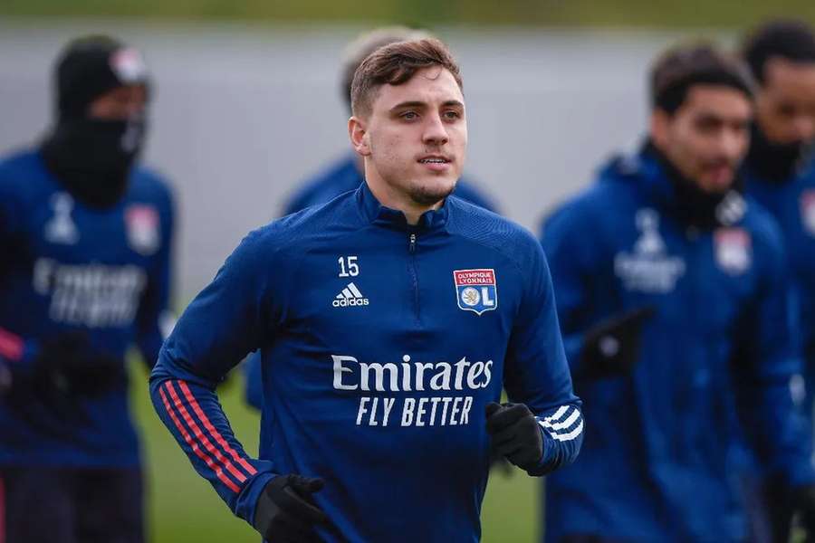 Camilo não entra nas contas do Lyon