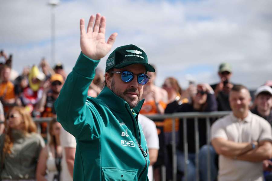 Fernando Alonso, piloto da Aston Martin Fernando Alonso, piloto da Aston Martin