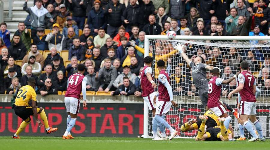 Wolves' Toti gets on the end of Ruben Neves' corner to score the only goal of the game against Aston Villa