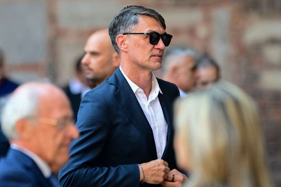 Maldini na úterním pohřbu svého přítele Franca Baresiho.