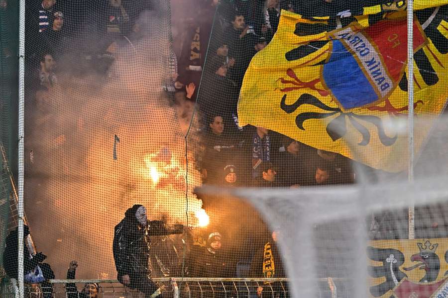 Fanoušci Baníku dorazili do Teplic v hojném počtu. (ilustrační foto) Fanoušci Baníku dorazili do Teplic v hojném počtu. (ilustrační foto)