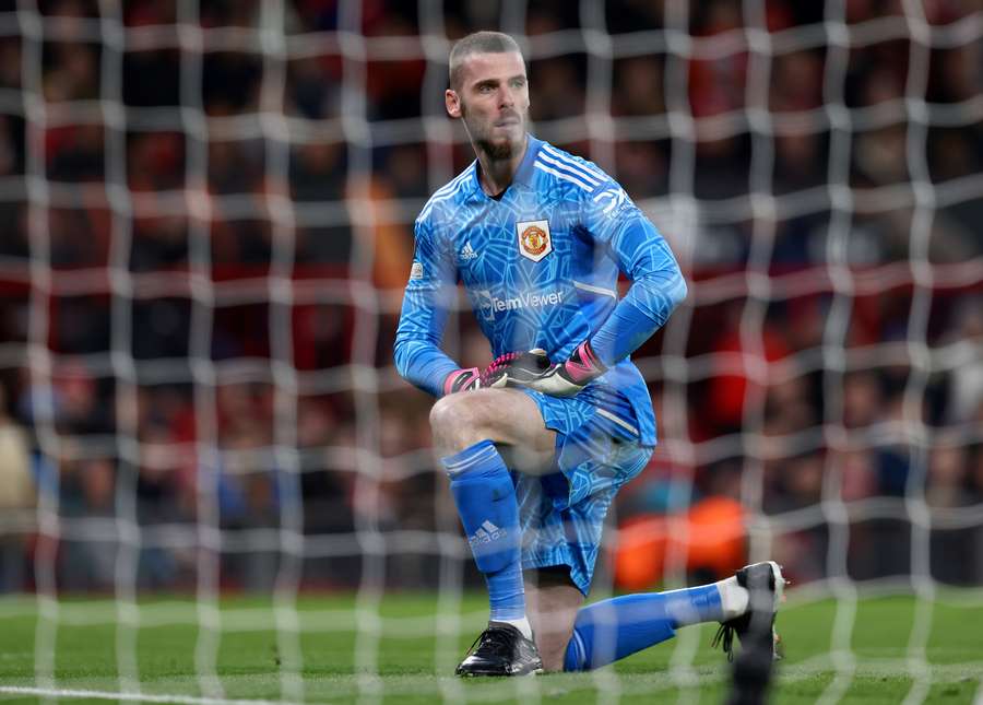 Manchester United's Spanish goalkeeper David de Gea reacts after concedeing a goal