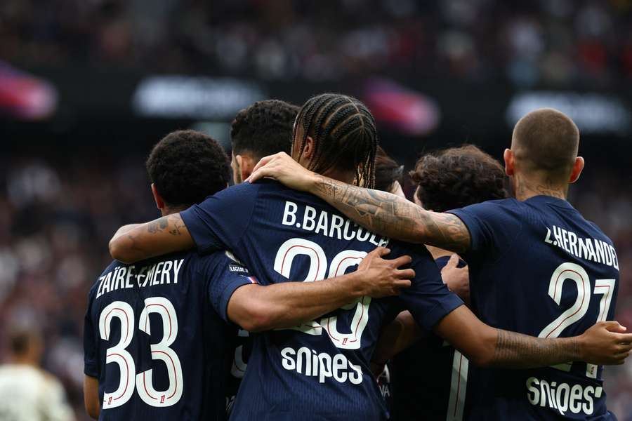 El París Saint-Germain celebra los goles de Barcola.