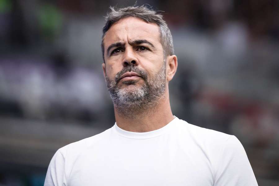 Treinador português vem sendo cobrado e criticado por queda do Cruzeiro nas Copas Treinador português vem sendo cobrado e criticado por queda do Cruzeiro nas Copas