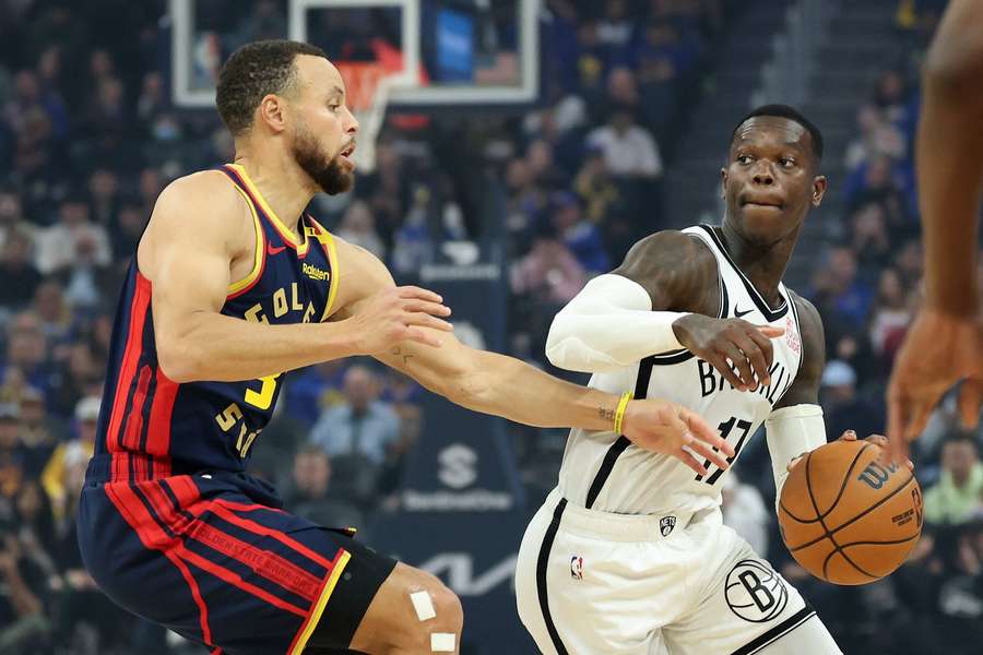 In Zukunft Teamkollegen: Dennis Schröder (r.) und Stephen Curry