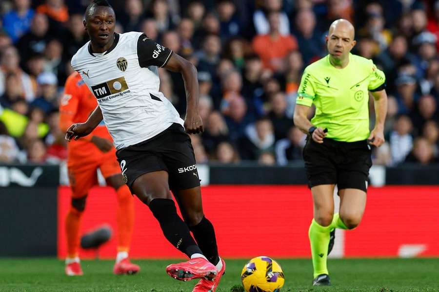 Umar Sadiq: Valencia fans' new goalscoring hero