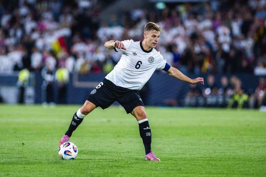 Joshua Kimmich com a camisola da seleção alemã de futebol