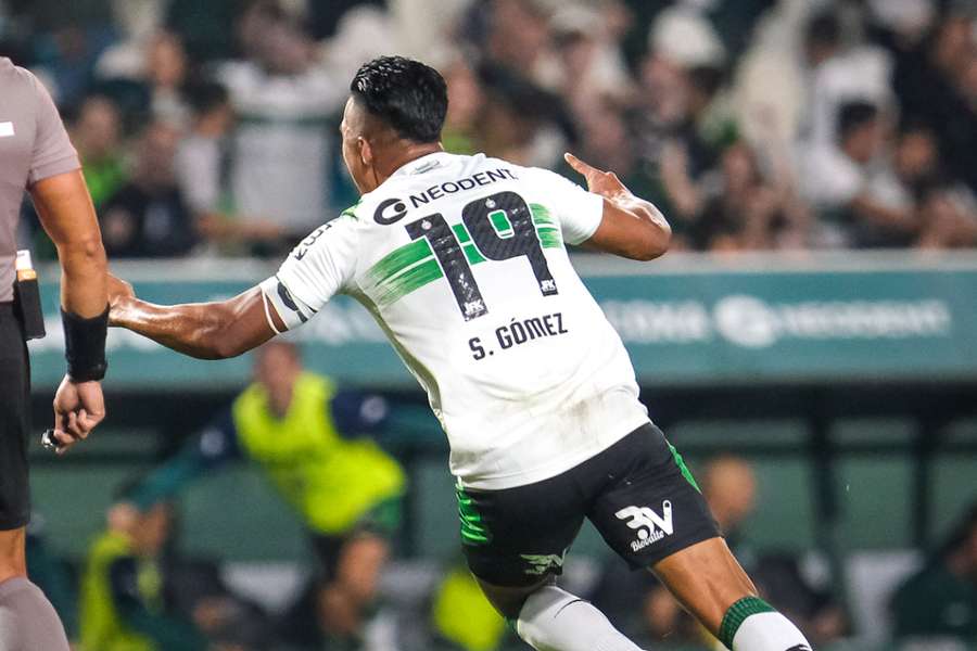 O Coritiba conseguiu uma vitória magra sobre o América-MG