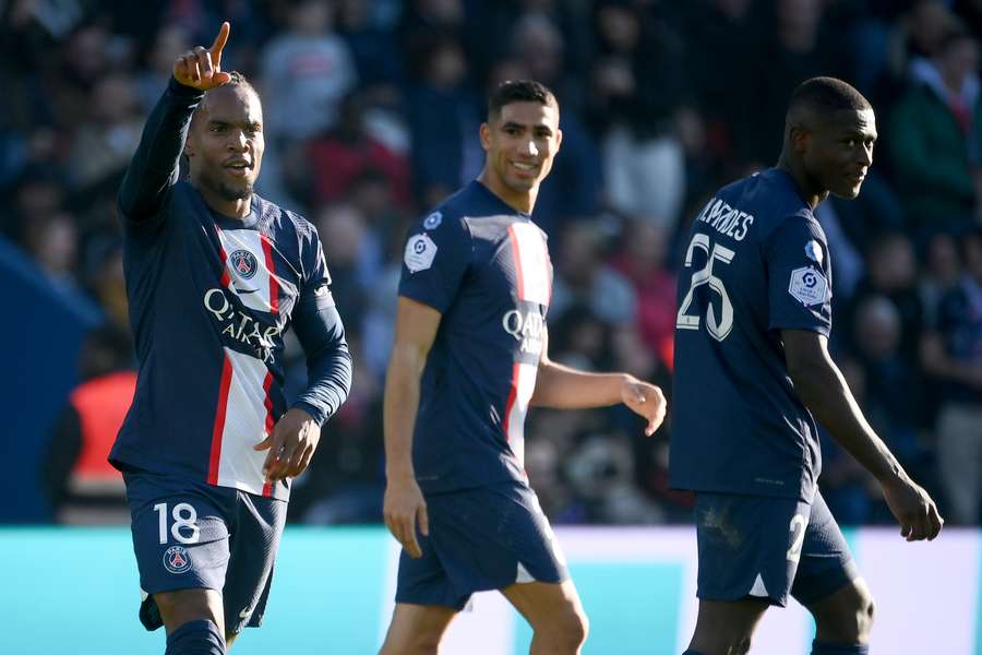 PSG goleia Auxerre (5-0) com Renato Sanches a marcar e Nuno Mendes a assistir