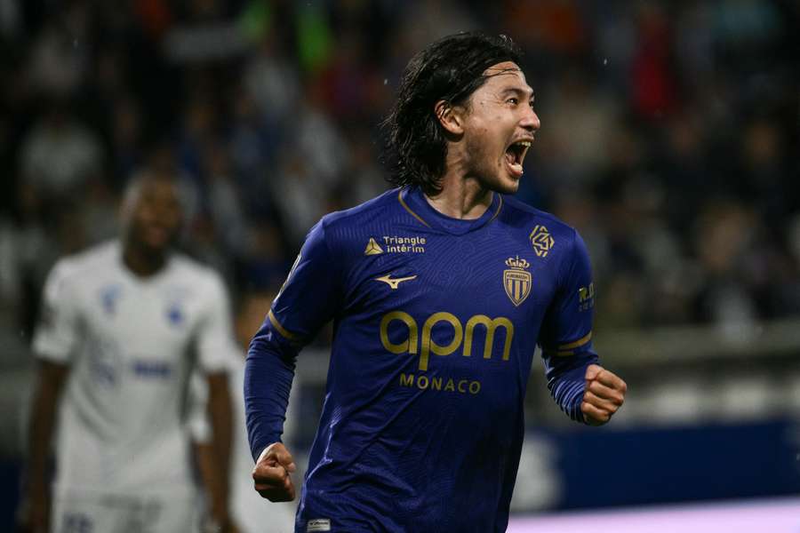 Takumi Minamino abriu o marcador