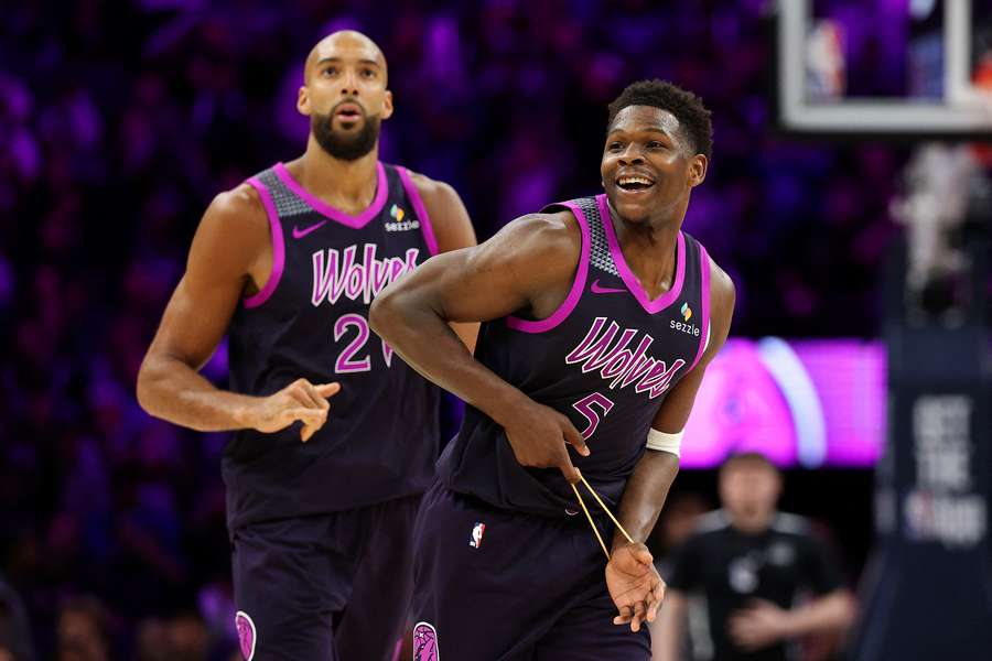 Anthony Edwards reste chaud, les Cavaliers enchaînent