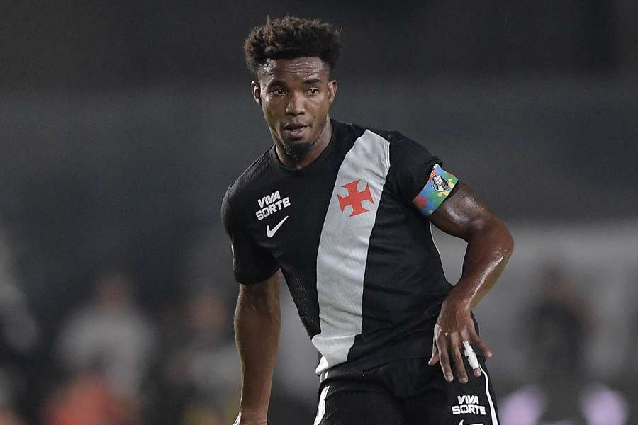 Thiago Mendes pode levar um gancho de até seis jogos