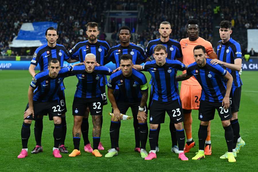 Inter-spillerne poserer til et holdfoto før UEFA Champions League-semifinalen i fodbold mod AC Milan i returkampen