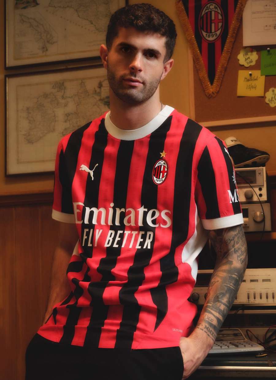 AC Milan home kit