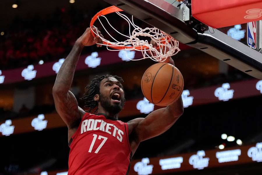 Houston Rockets' Tari Eason dunks during Game 4 of NBA Playoffs against the Los Angeles Lakers
