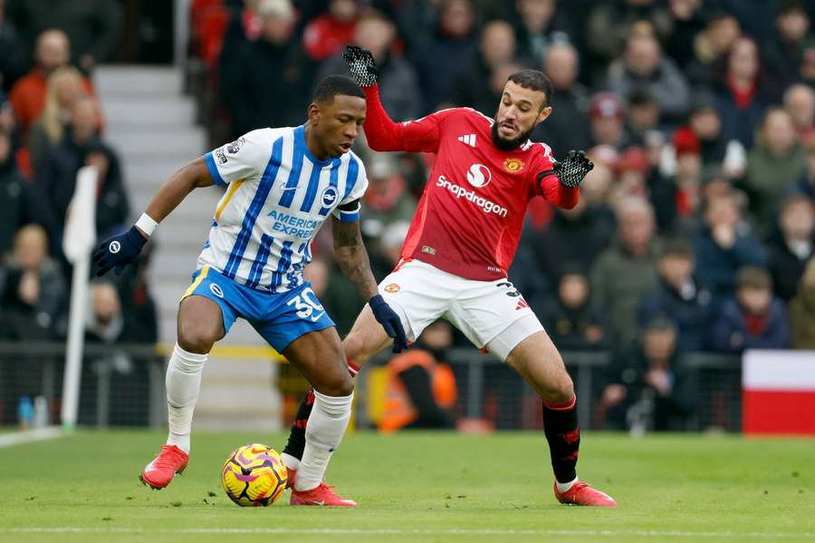 Brighton inform agents for Man Utd, AC Milan of Estupinan asking price Brighton inform agents for Man Utd, AC Milan of Estupinan asking price