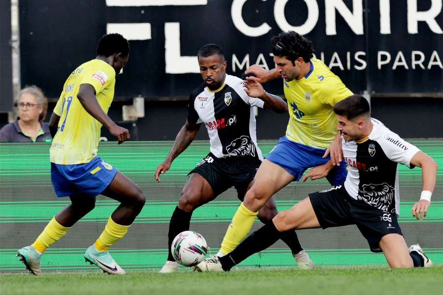 Pastor deixa elogios ao plantel do SC Farense