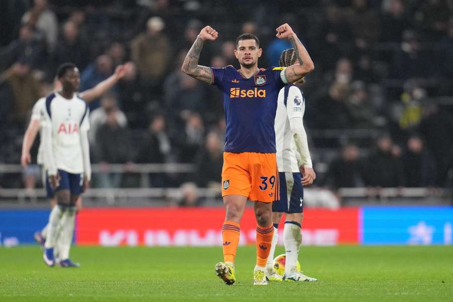 Real Madrid threaten Man Utd plans for Guimaraes Real Madrid threaten Man Utd plans for Guimaraes