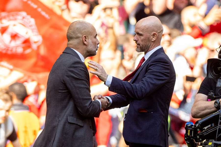 Guardiola parabenizando Ten Hag após a final da Copa da Inglaterra