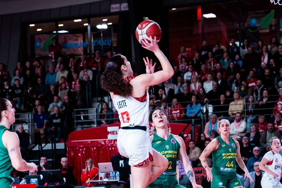 Carla Leite et Villeneuve en finale.
