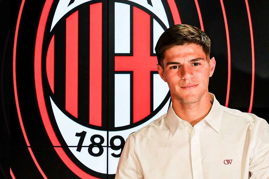 Ufficiale, Pellegrino è rossonero: arriva la firma fino al giugno 2028