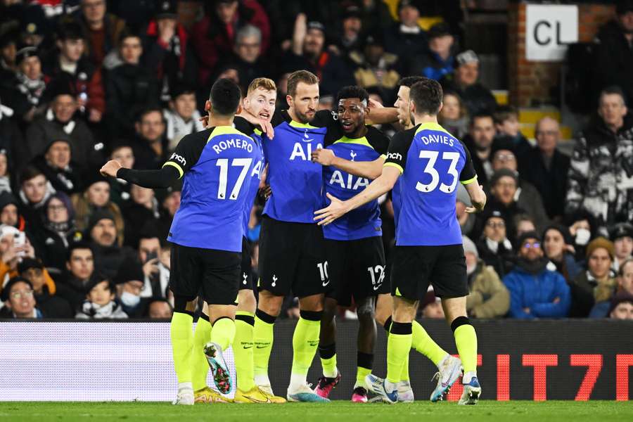 Kane dal ve Fulhamu svůj 199. gól v Premier League.