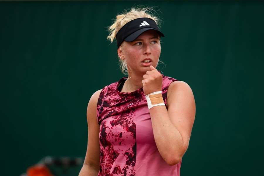 Efter sine mange skadesproblemer vender Clara Tauson tilbage til French Open, efter hun fredag besejrede Mirjam Björklund i kvalifikationen. 