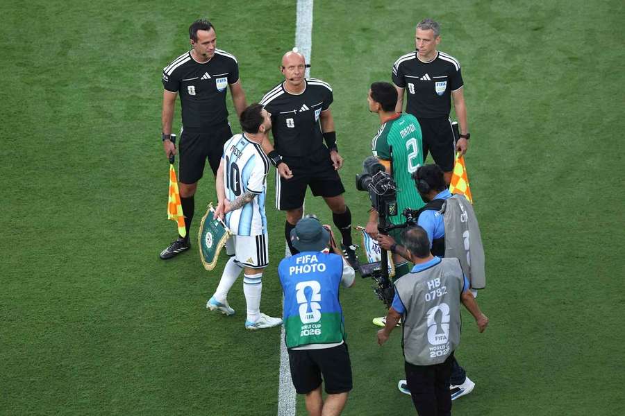 Ab sofort soll die Münze in der K.o.-Runde nur noch einmal geworfen werden Ab sofort soll die Münze in der K.o.-Runde nur noch einmal geworfen werden