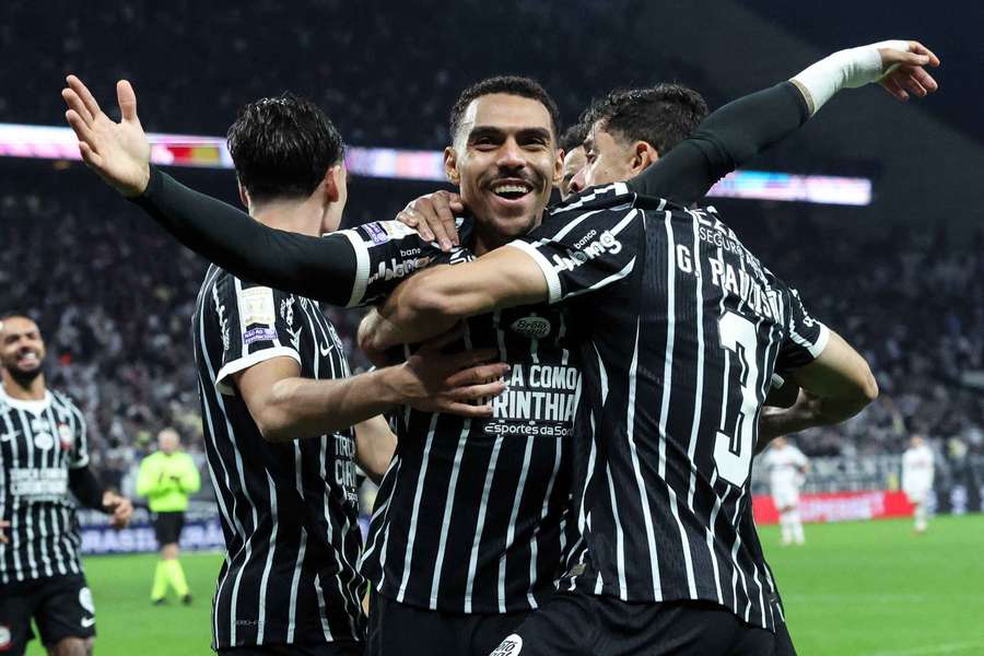 O Corinthians conseguiu uma importante vitória em clássico O Corinthians conseguiu uma importante vitória em clássico