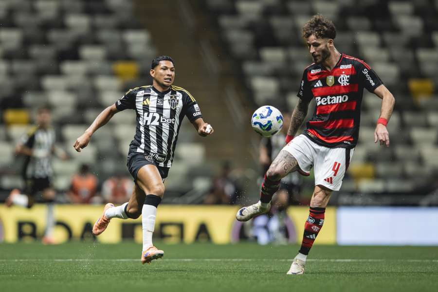 Empate entre Galo e Flamengo adiou definição do título brasileiro