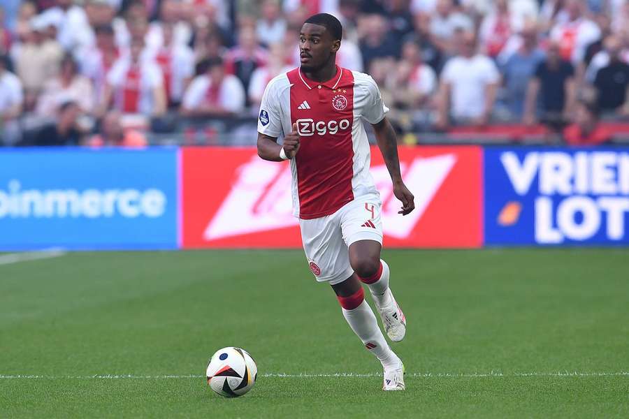 'I just feel at home here' - Chelsea target Jorrel Hato hints at Ajax stay