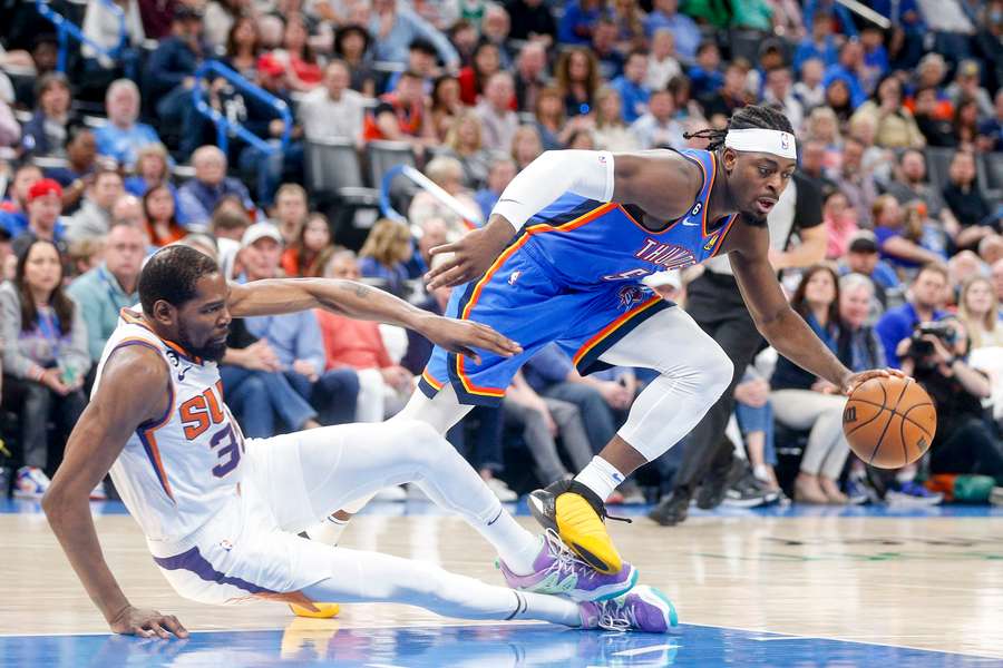 Ein Bild mit Seltenheitswert: Phoenix' Superstar Kevin Durant am Boden.