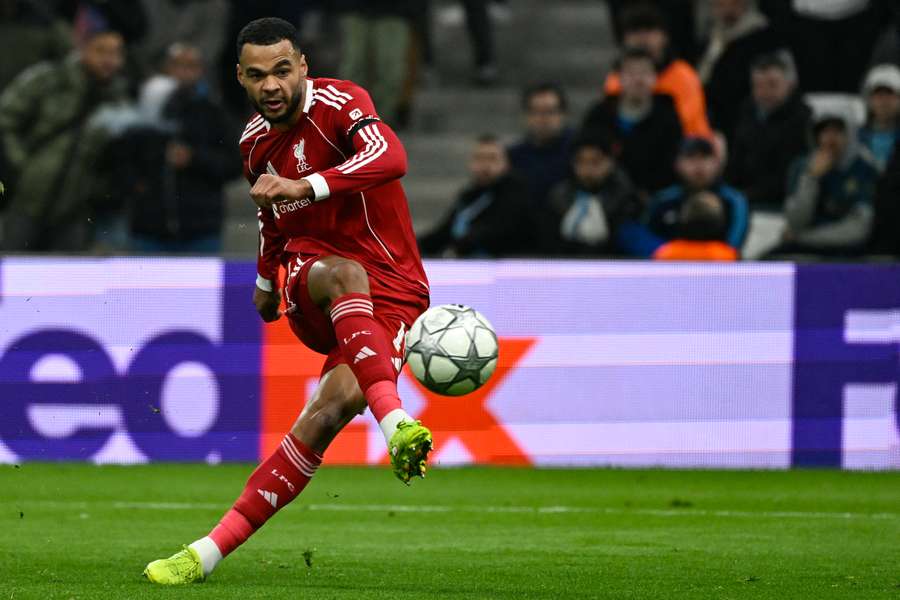 Cody Gakpo fechou as contas da vitória por 0-3 no terreno do Marseille