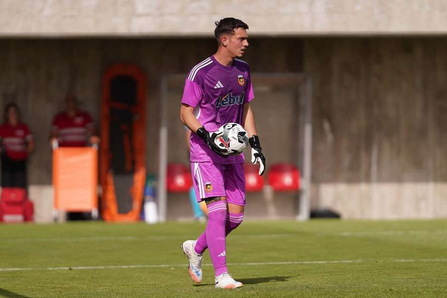 Antzelo Sina vai jogar no futebol grego