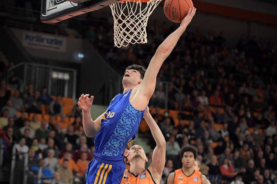 ALBA Berlins Gabriele Procida beim Dunk.