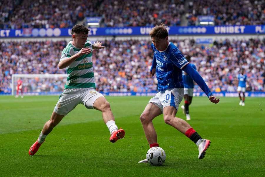 Naderi (vpravo) během nedávného derby se Celtikem.